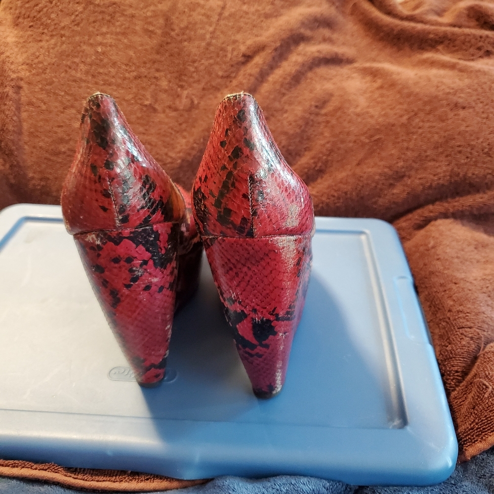 Heels - Picture 4 of 4